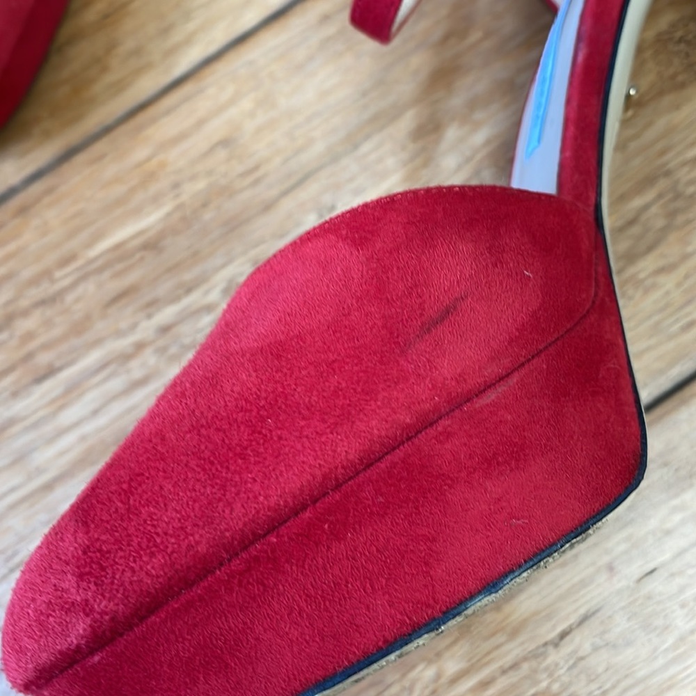 Diane Von Furstenberg crimson suede platform ankle shoes.  Size 7B - Picture 6 of 13